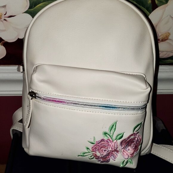 OMG white floral rose back pack New with tags Zip closure leather like New - Picture 1 of 6